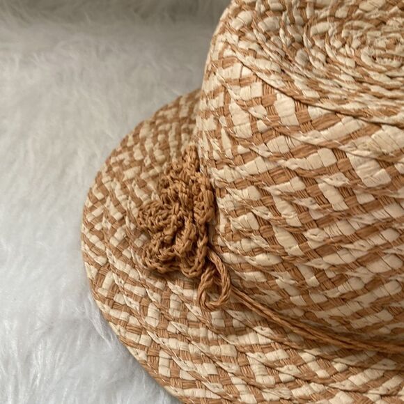 Brim Straw Hat with flower on side - Picture 3 of 10